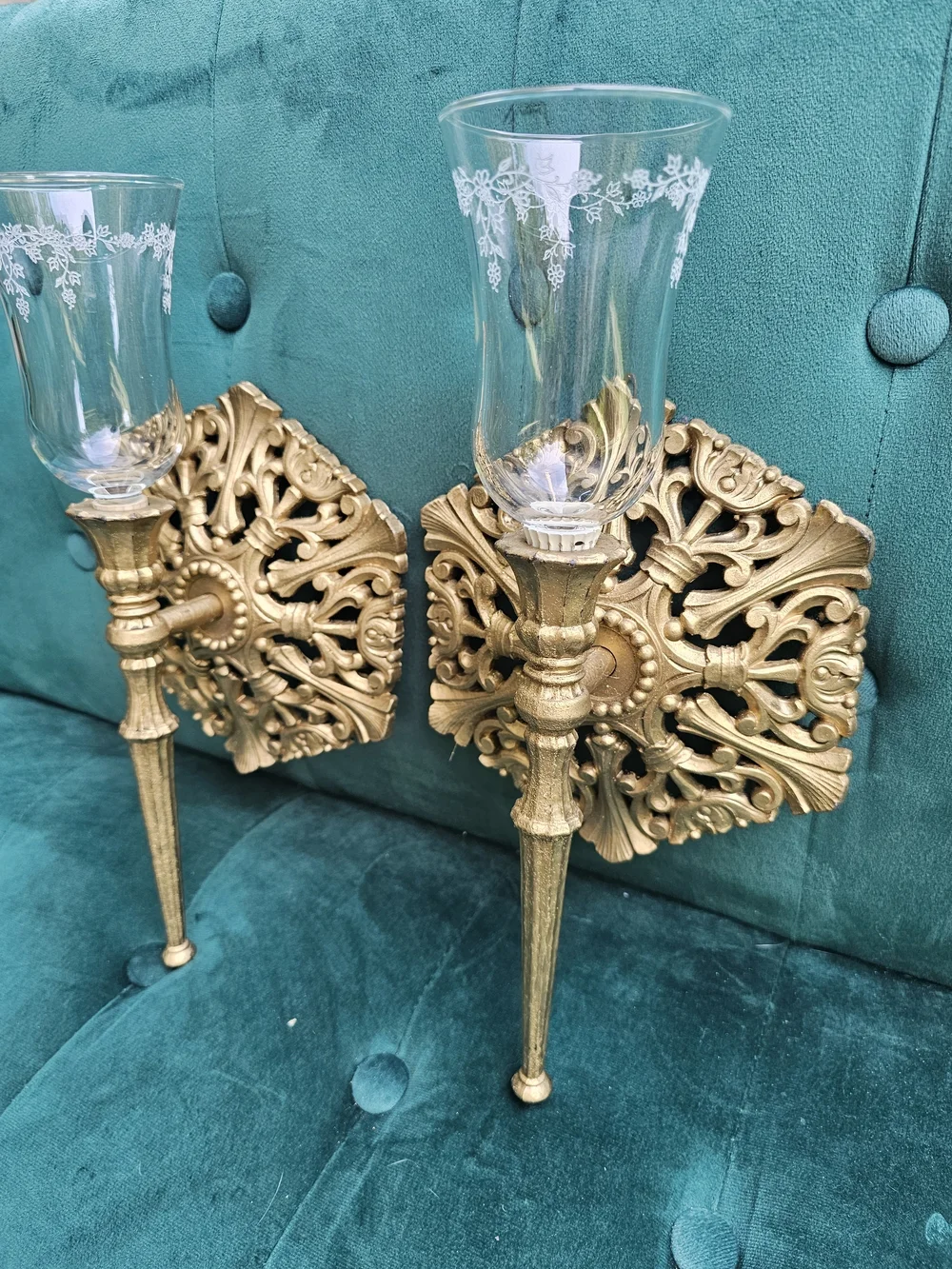 Homco pair wall